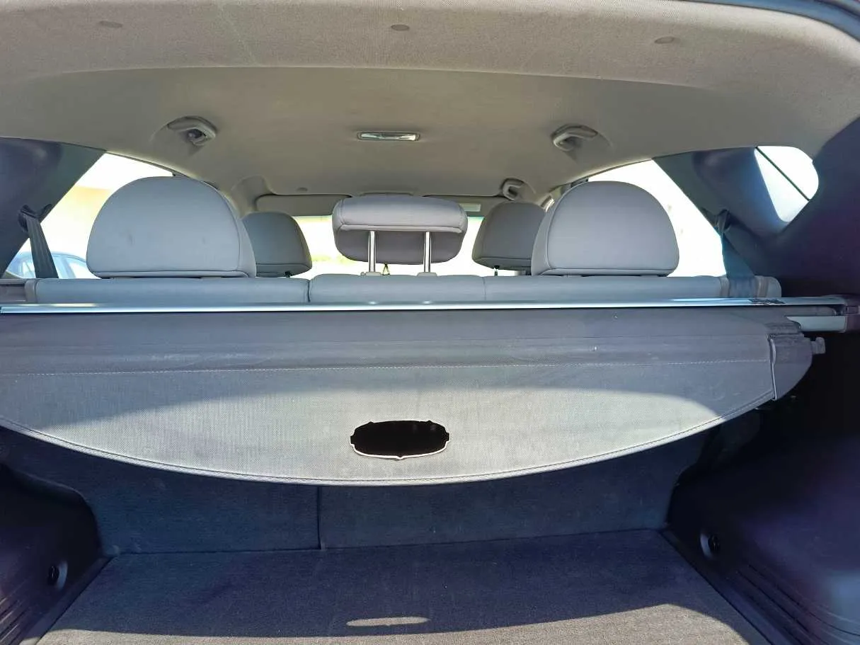Car image 27