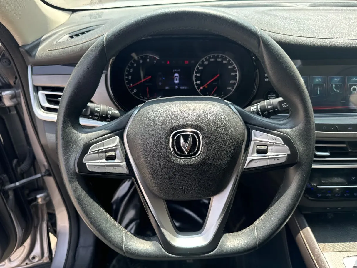 Car image 17