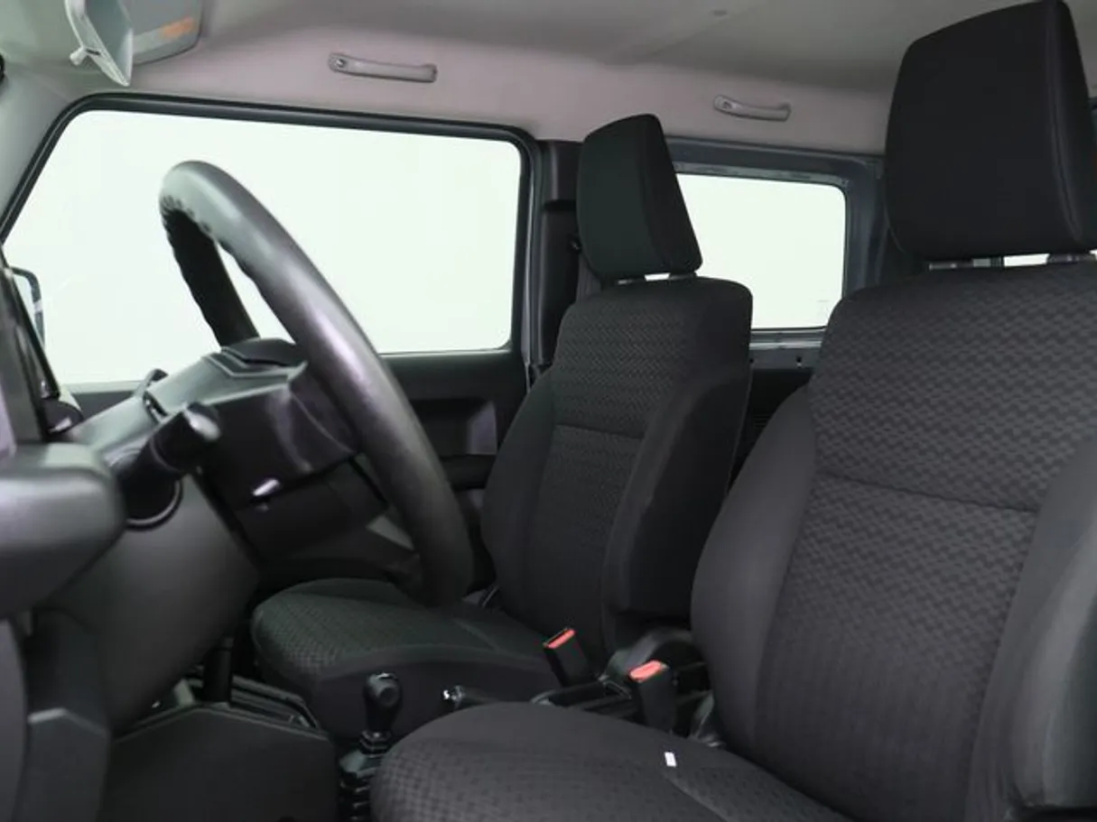 Car image 8