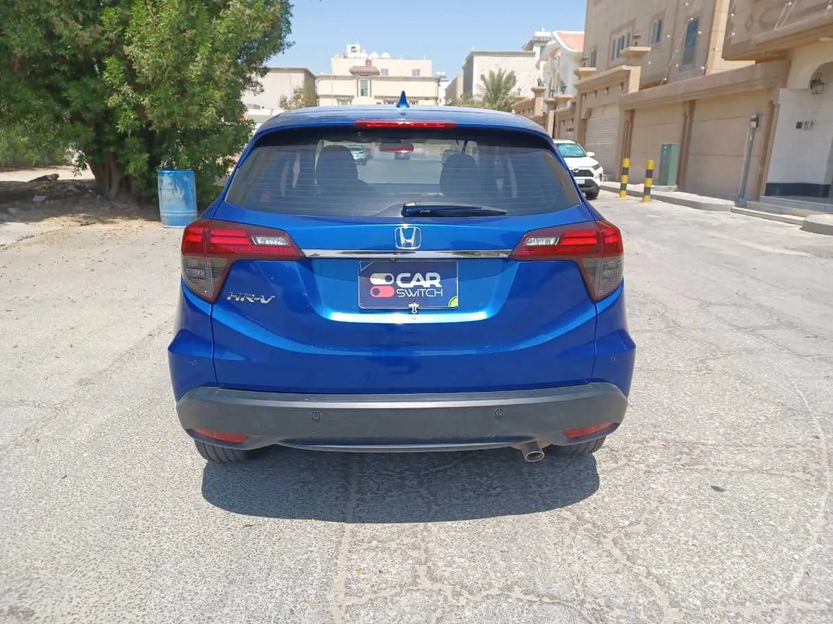 Car image 6