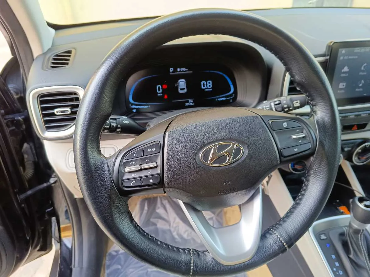Car image 23