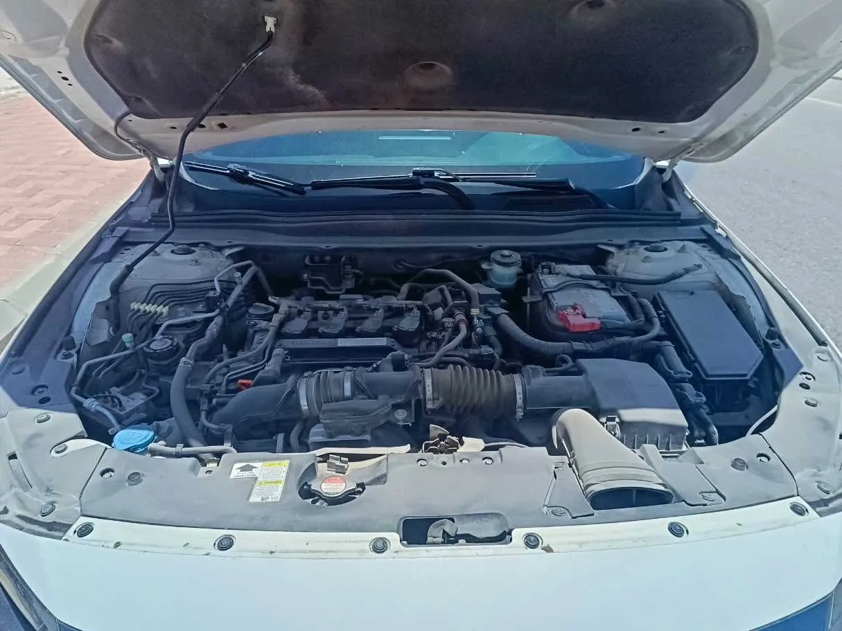 Car image 32