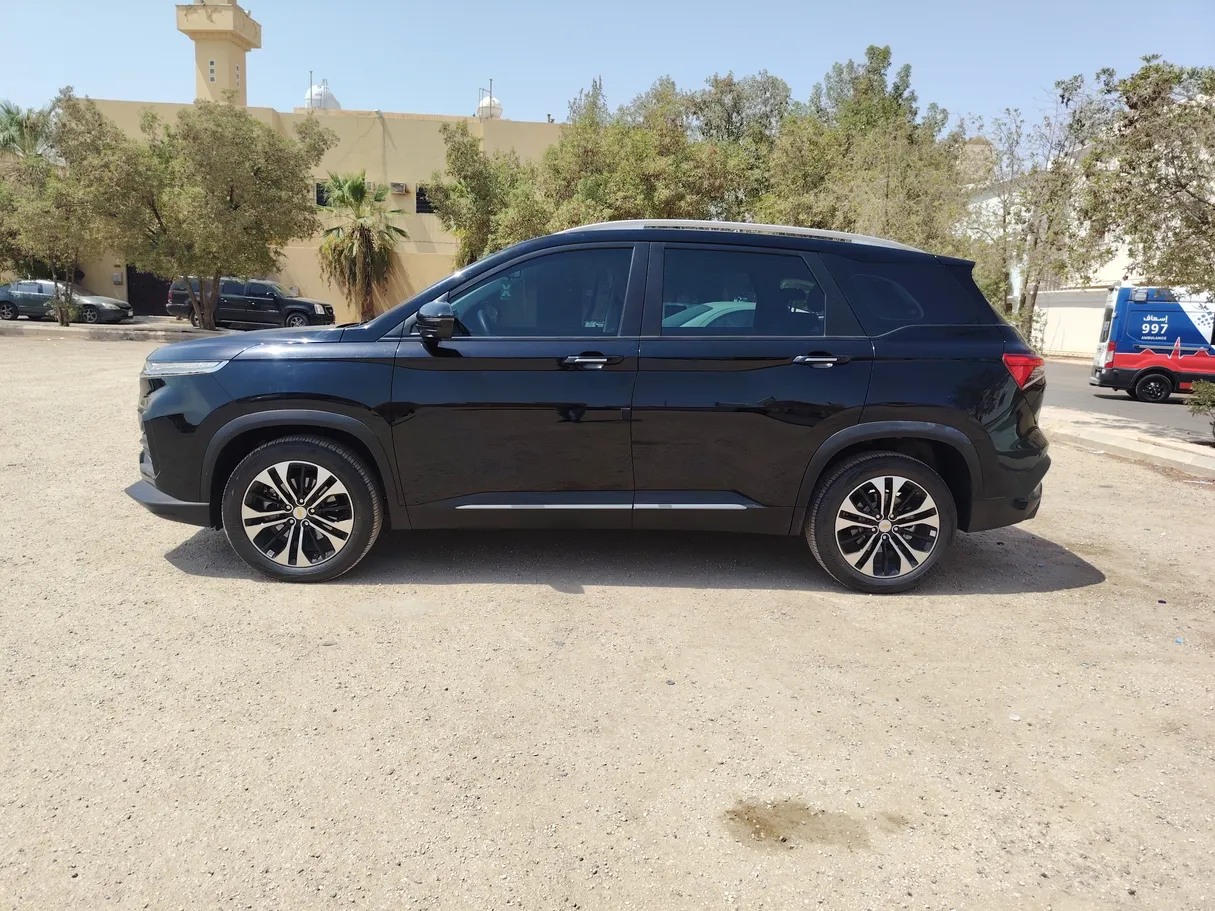 Car image 8