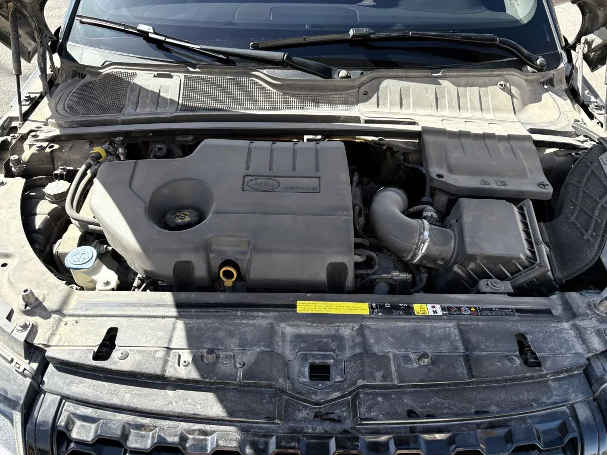 Car image 32