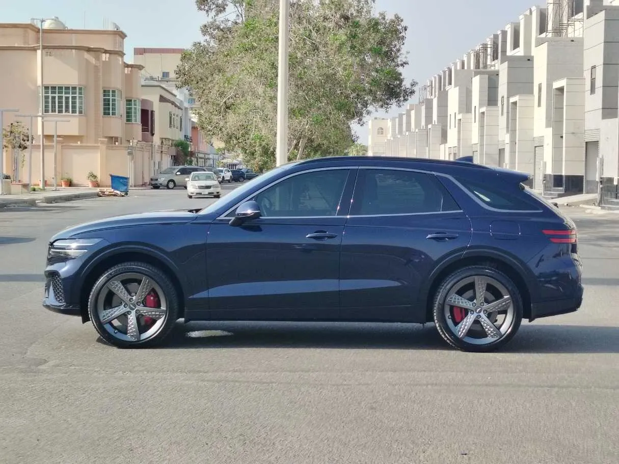 Car image 8