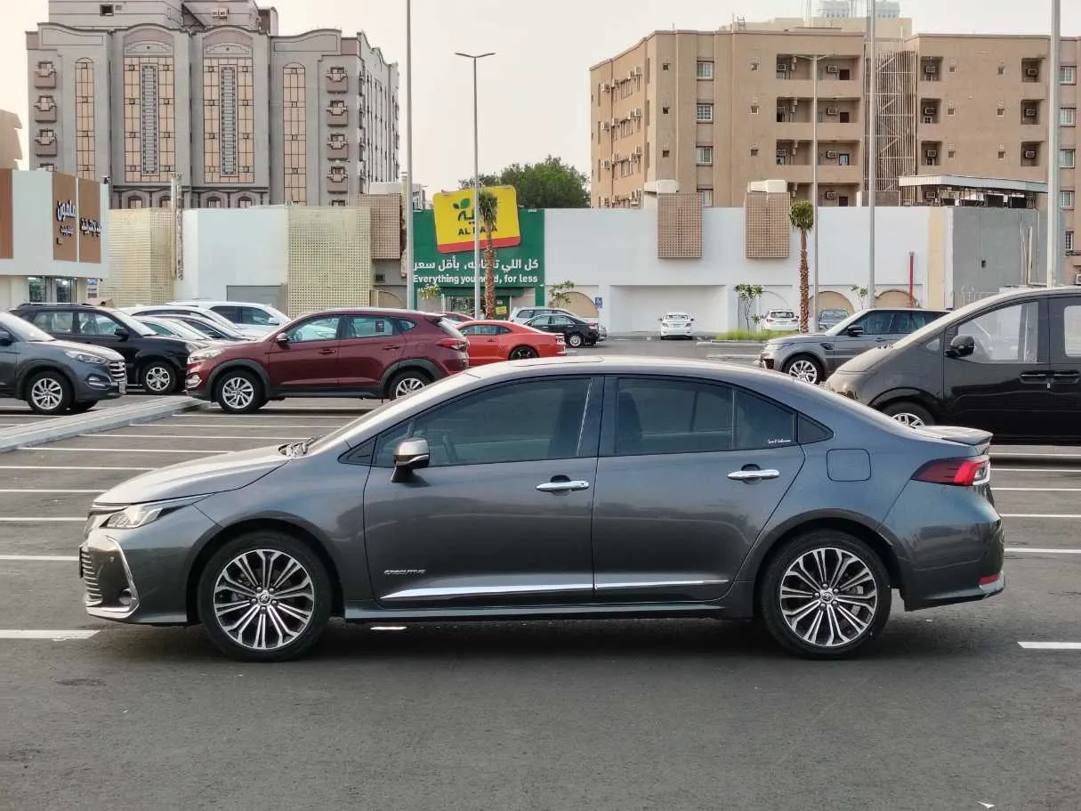 Car image 8