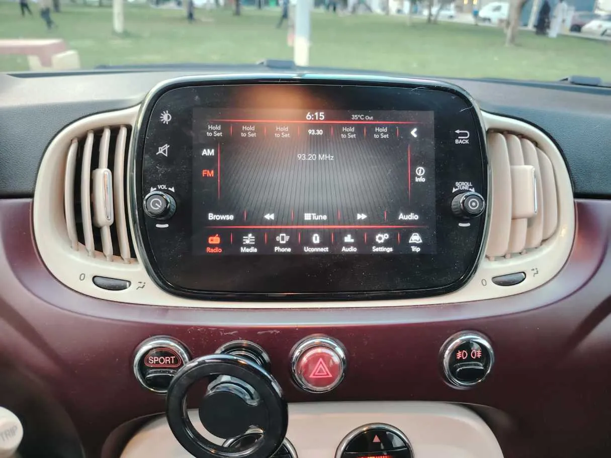 Car image 32