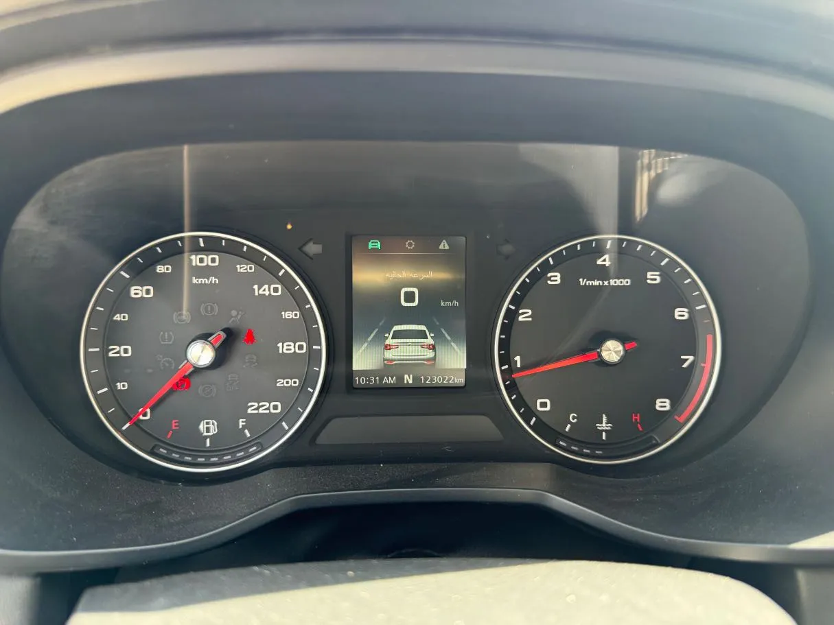 Car image 18