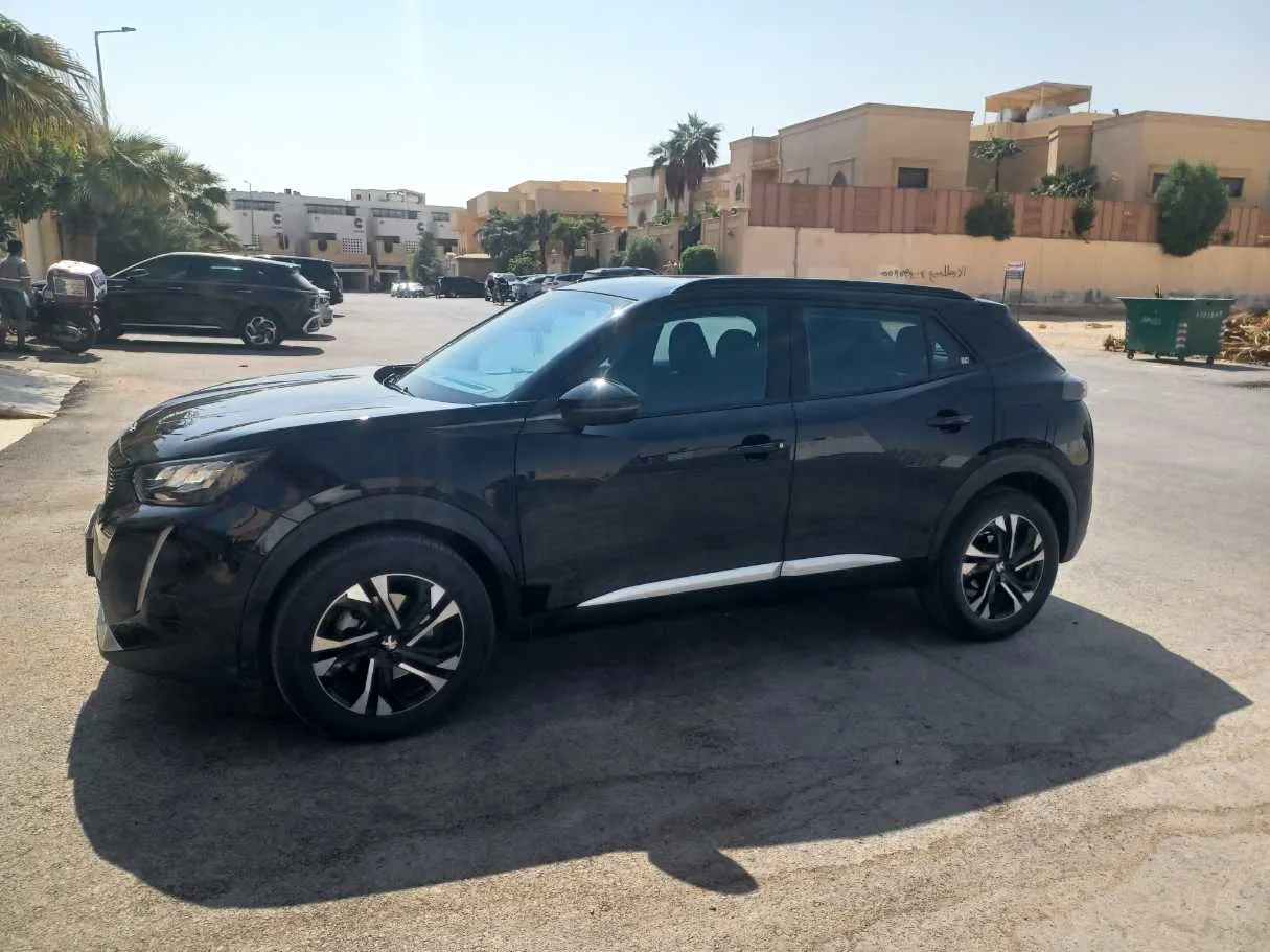 Car image 7