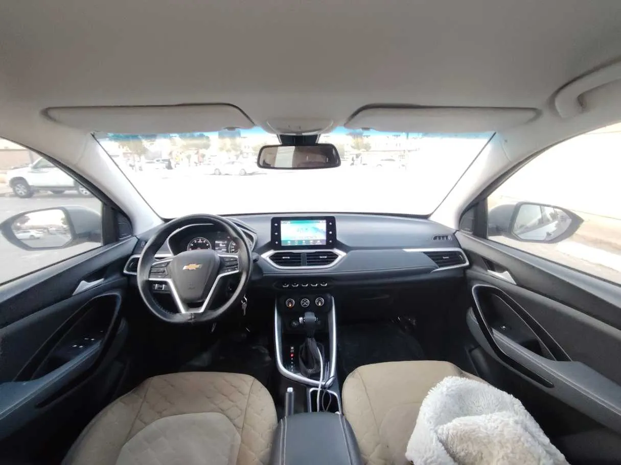 Car image 18