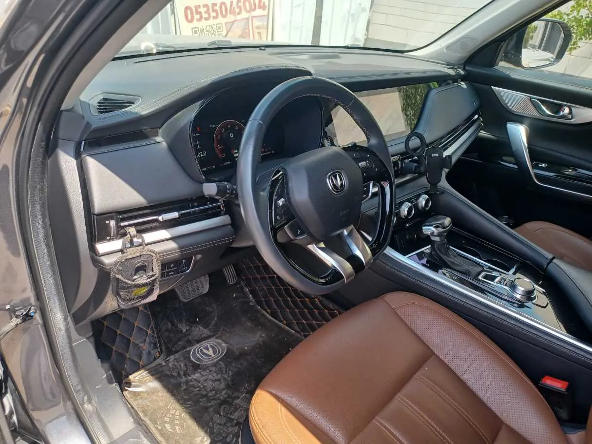 Car image 11