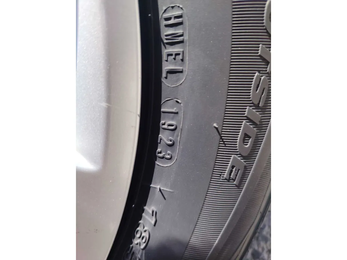 Car image 29