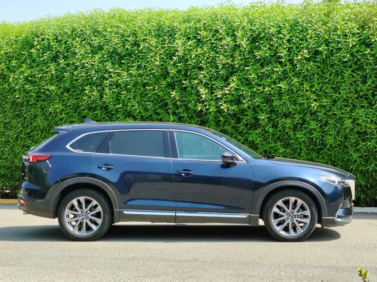 Car image 4