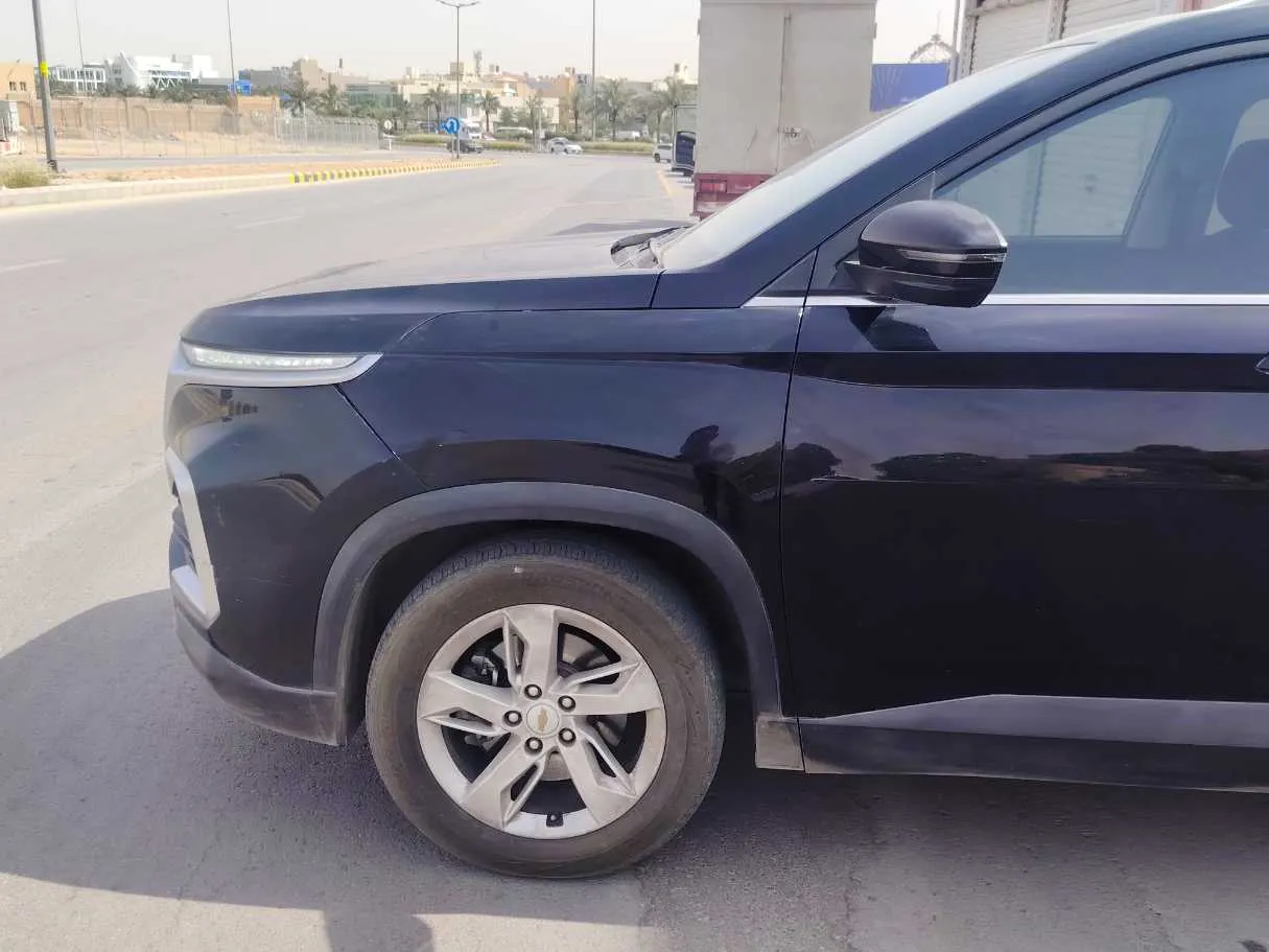 Car image 10