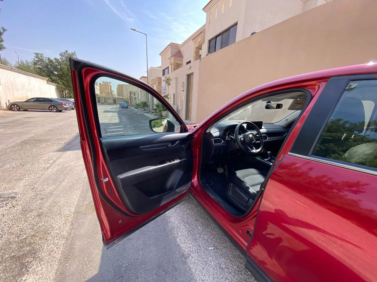 Car image 10