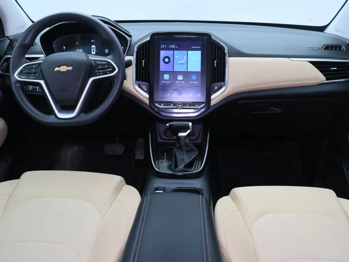 Car image 14