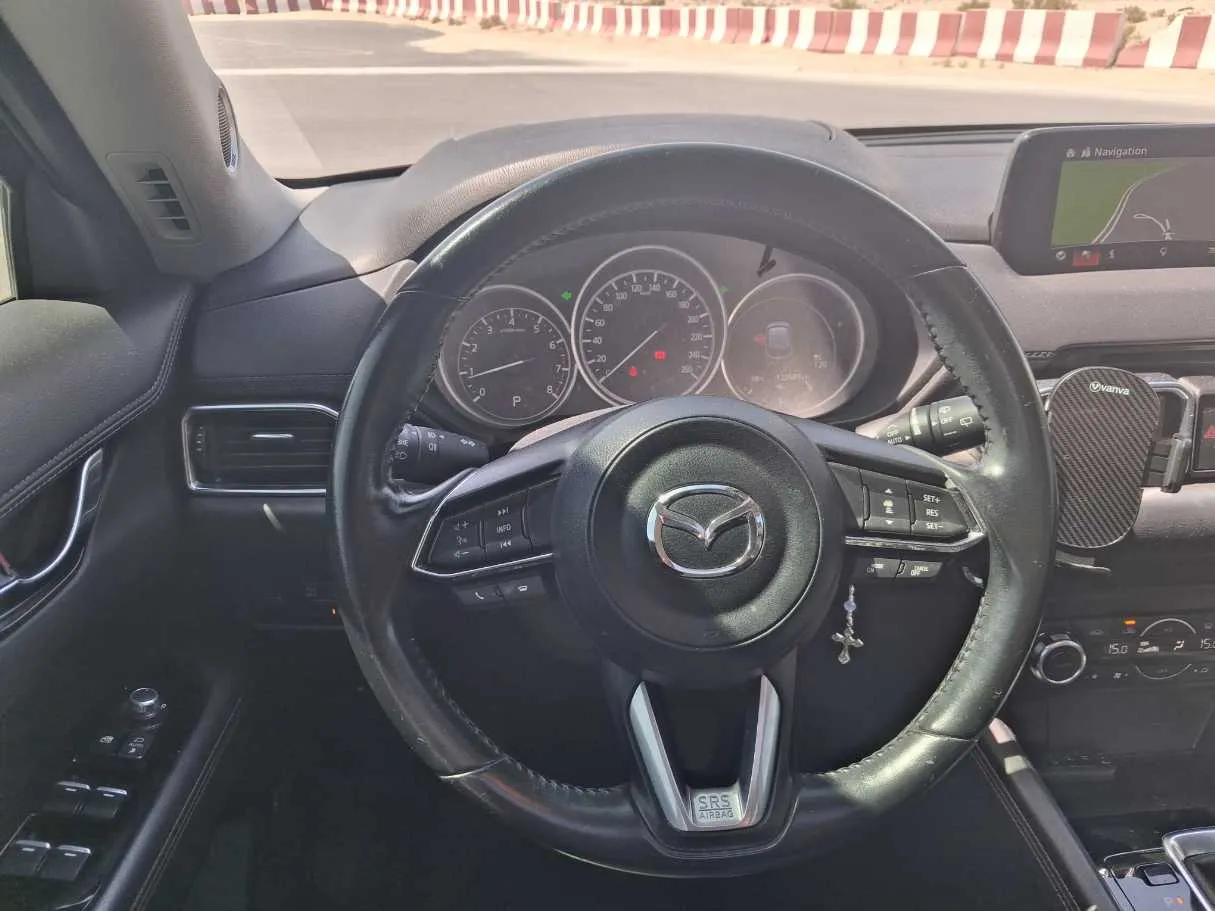 Car image 19