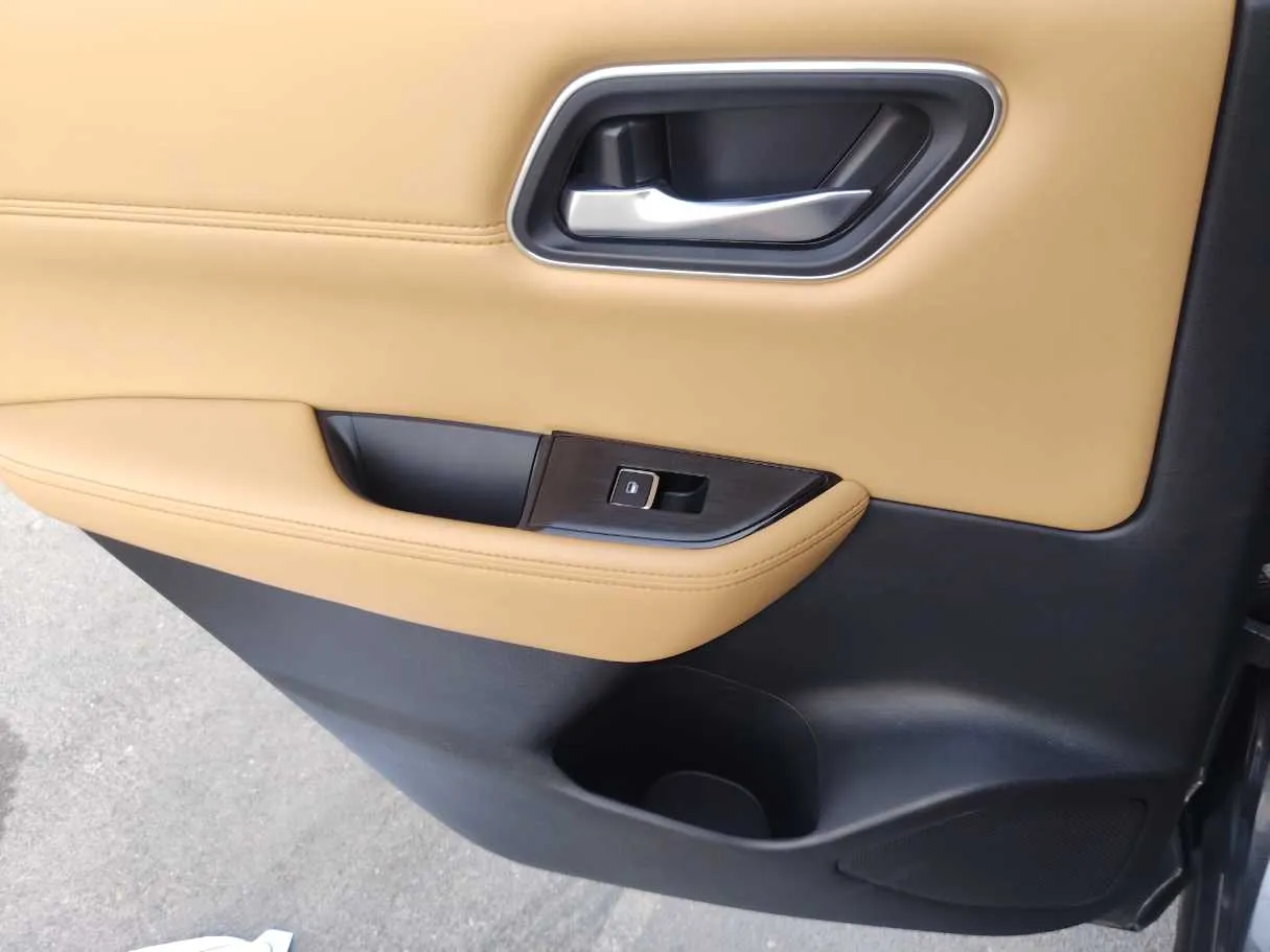 Car image 32