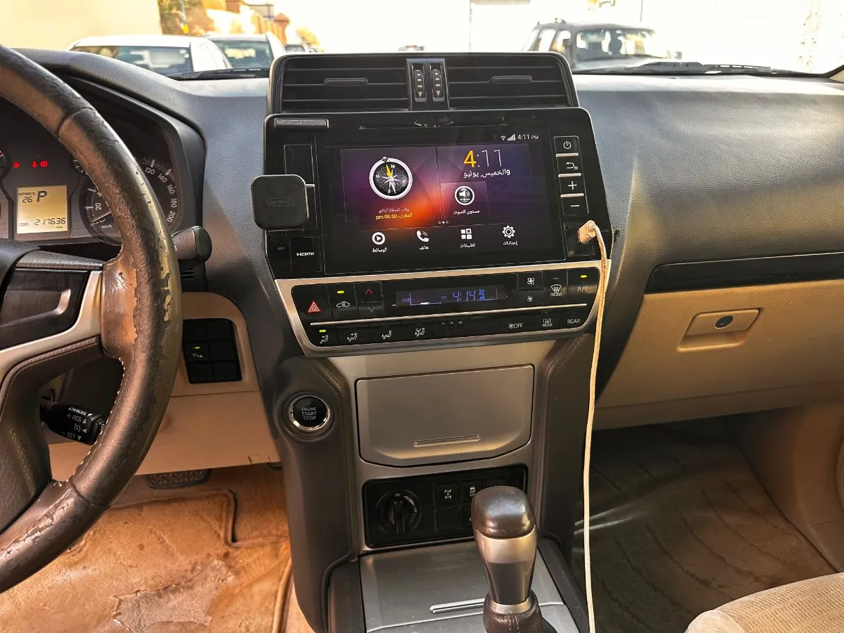 Car image 19