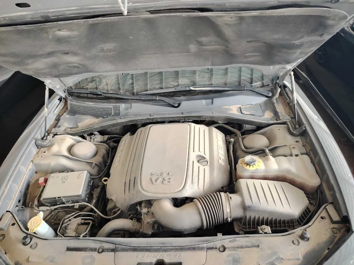Car image 32