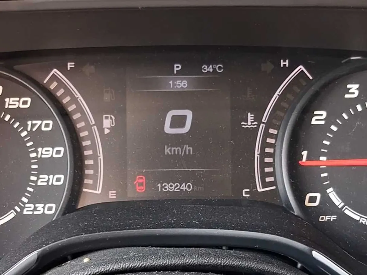 Car image 19