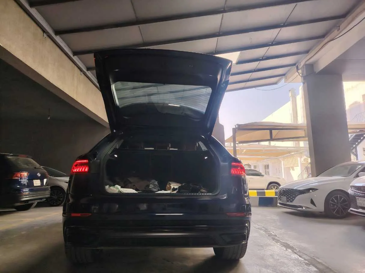 Car image 25