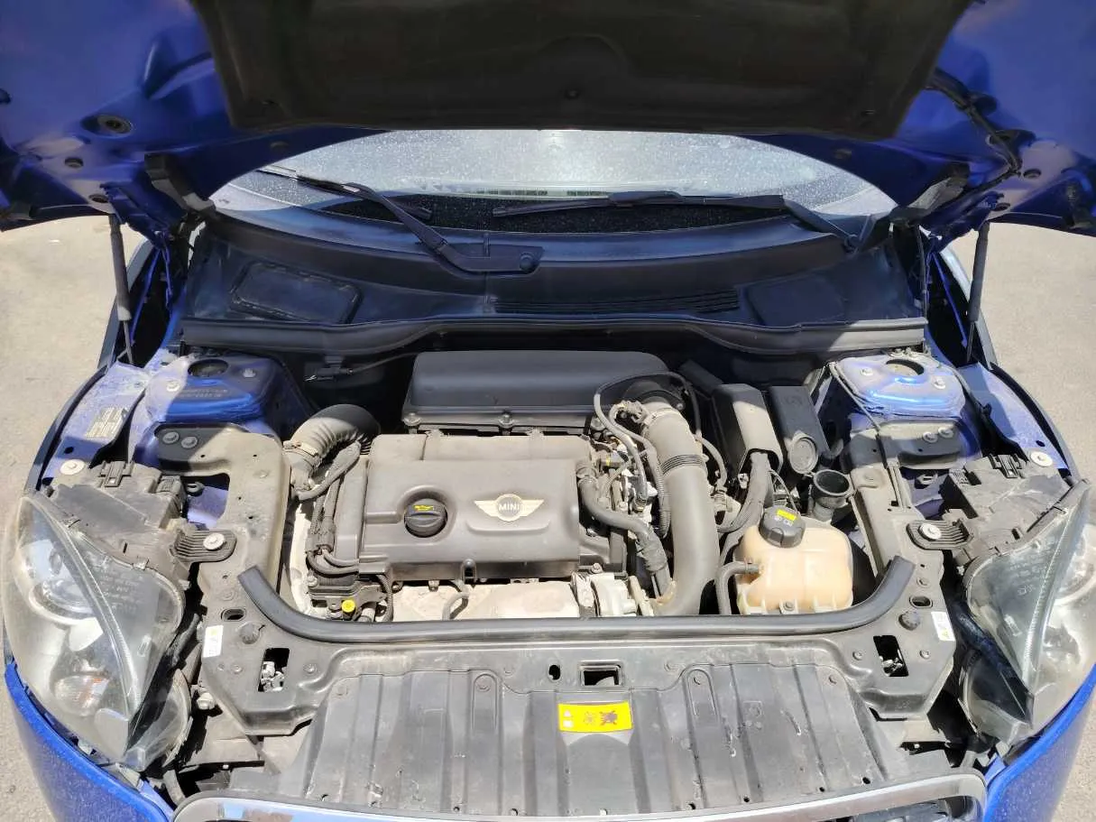 Car image 32
