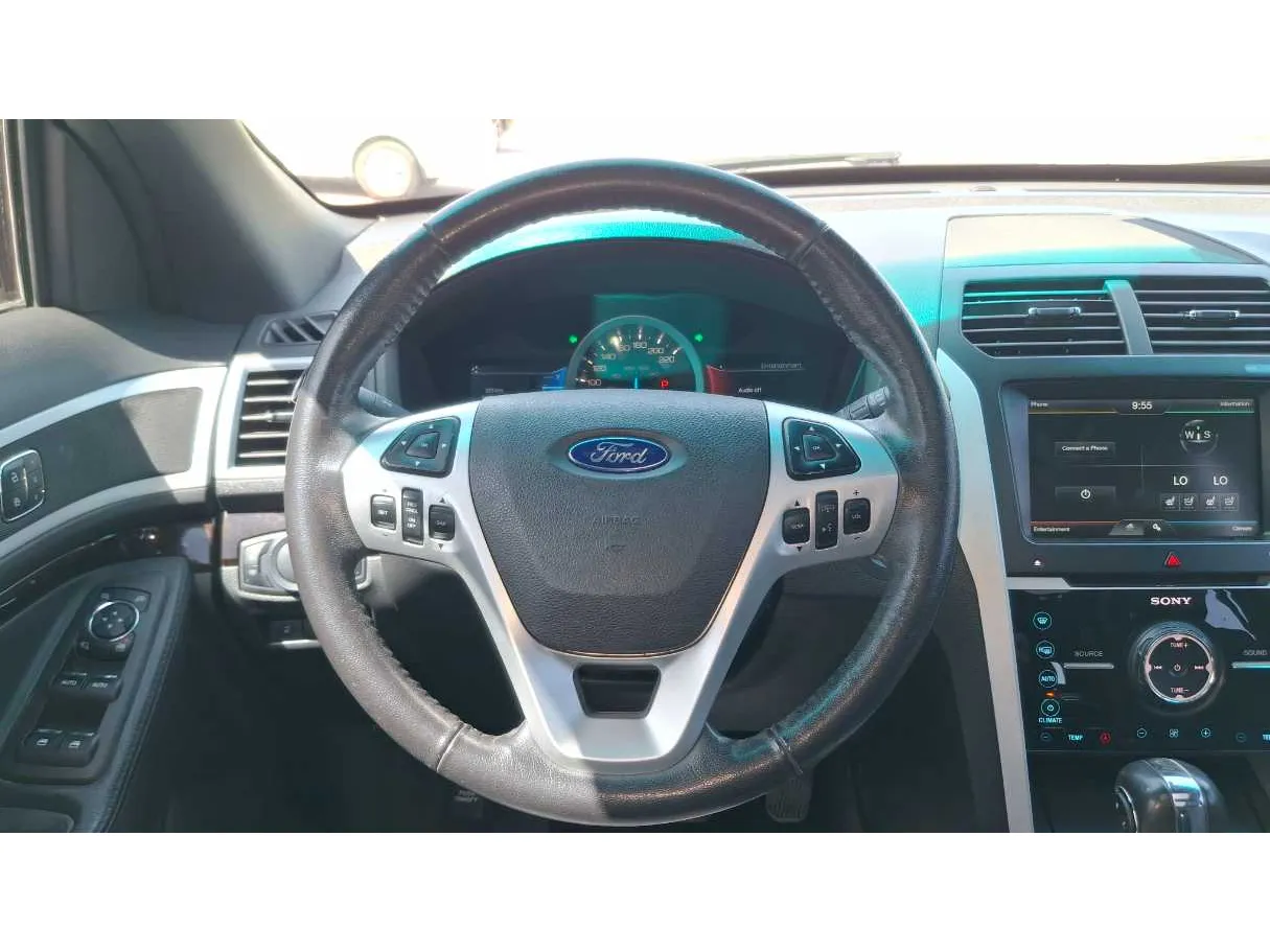 Car image 17