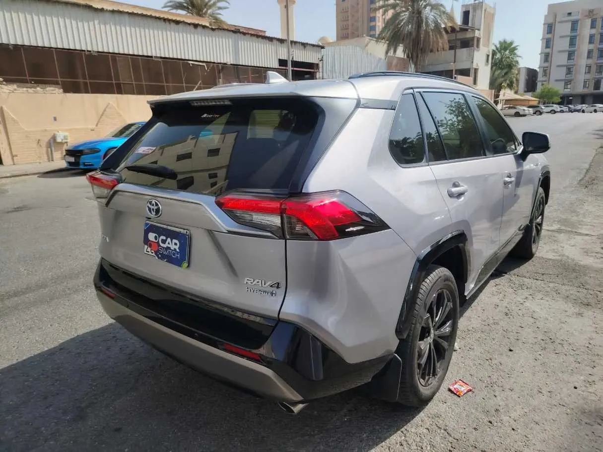 Car image 5