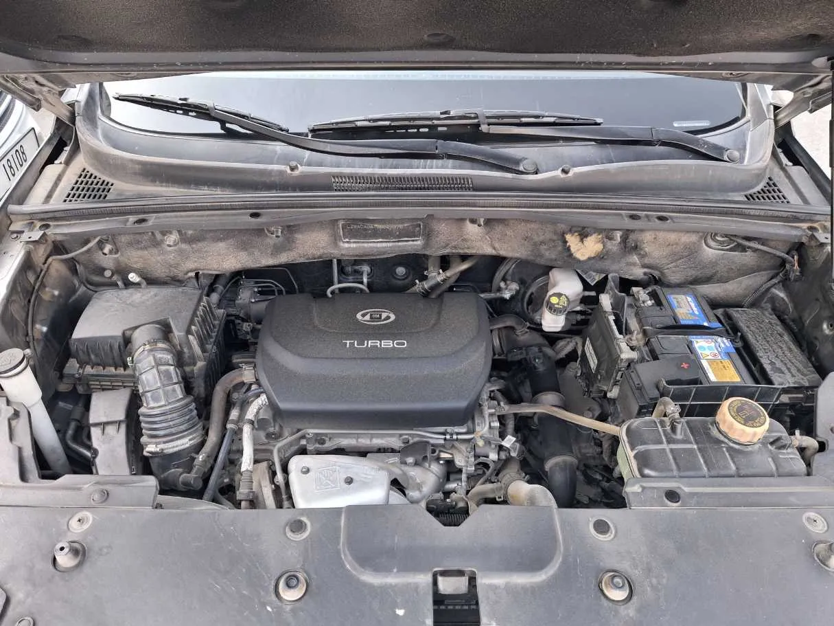 Car image 15