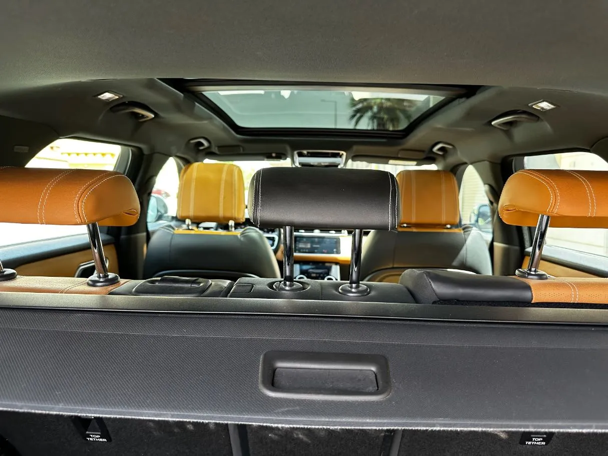 Car image 24