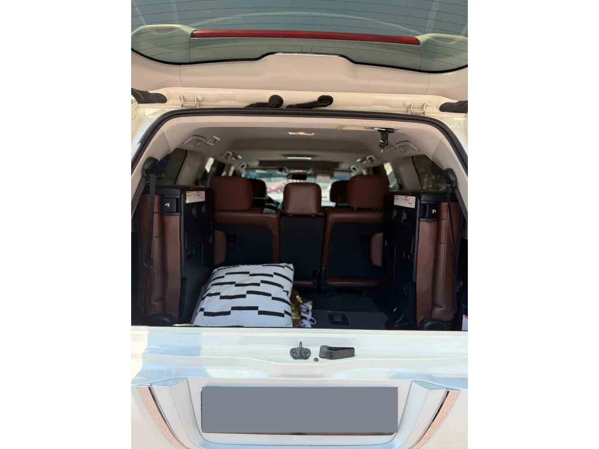 Car image 38