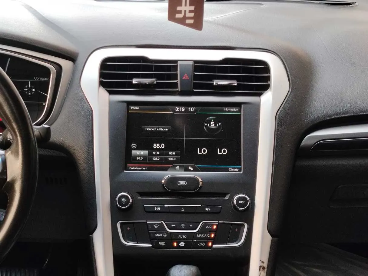 Car image 23