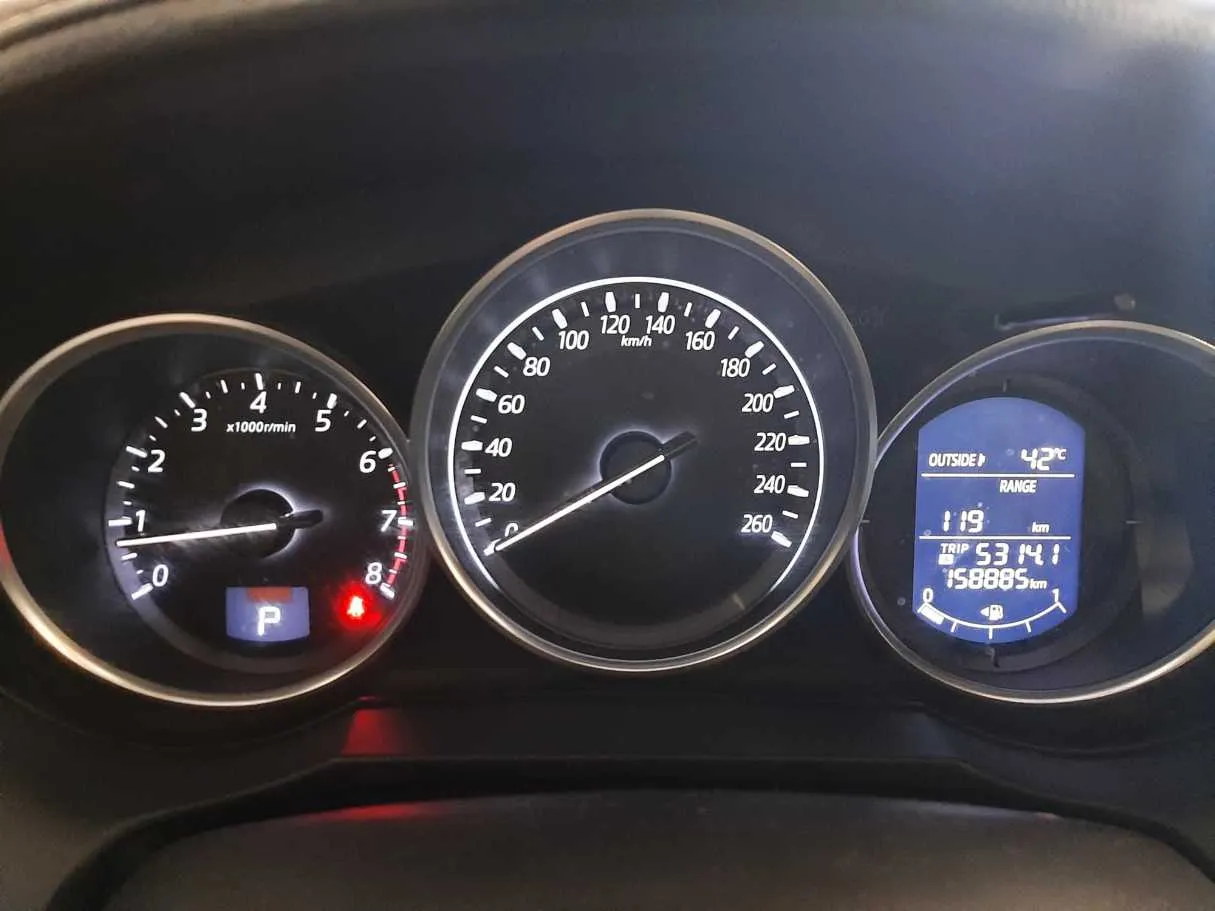 Car image 18