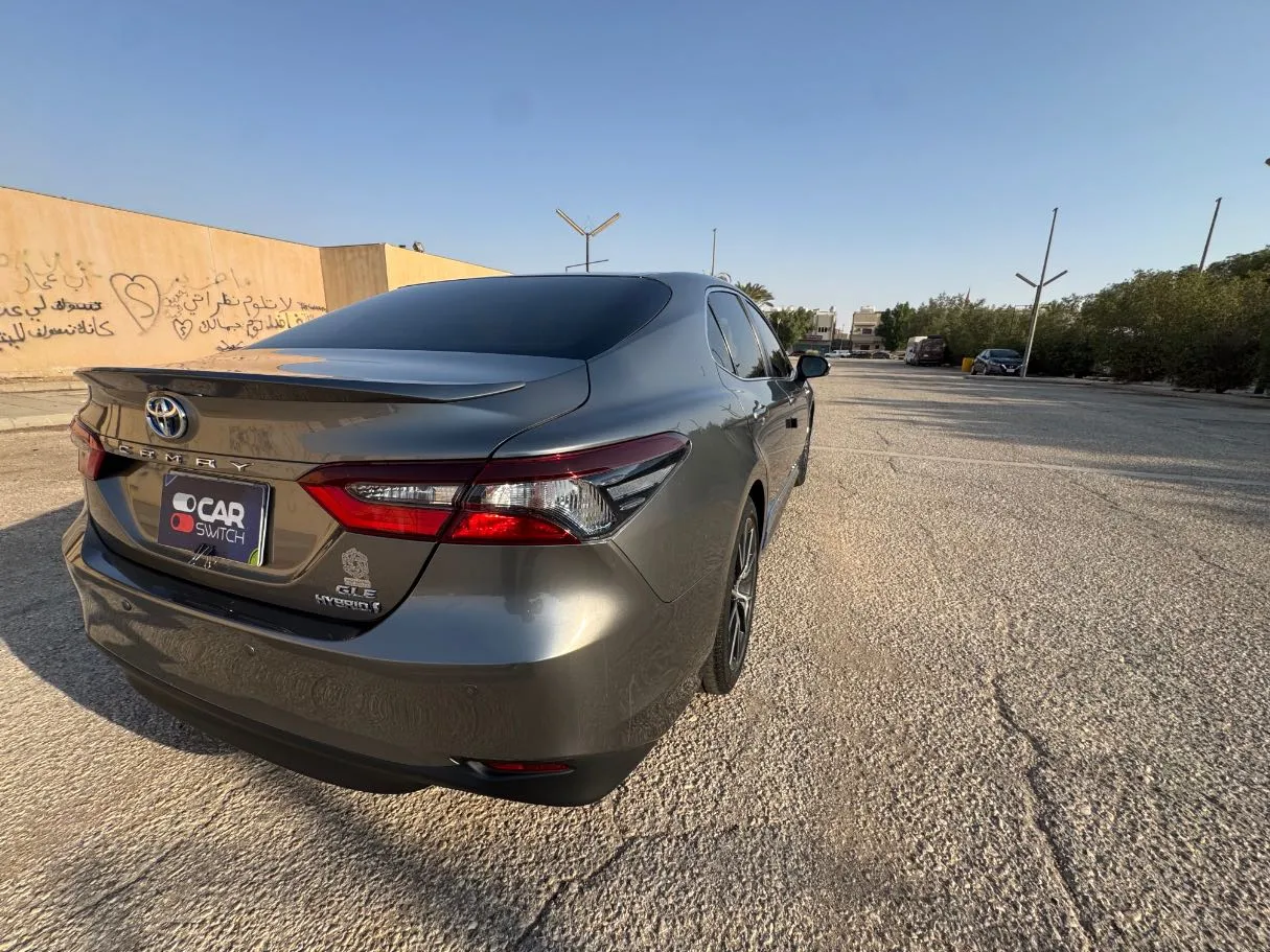 Car image 5