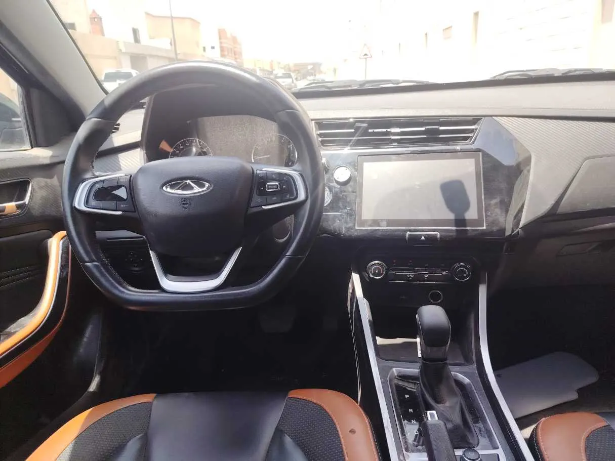 Car image 19