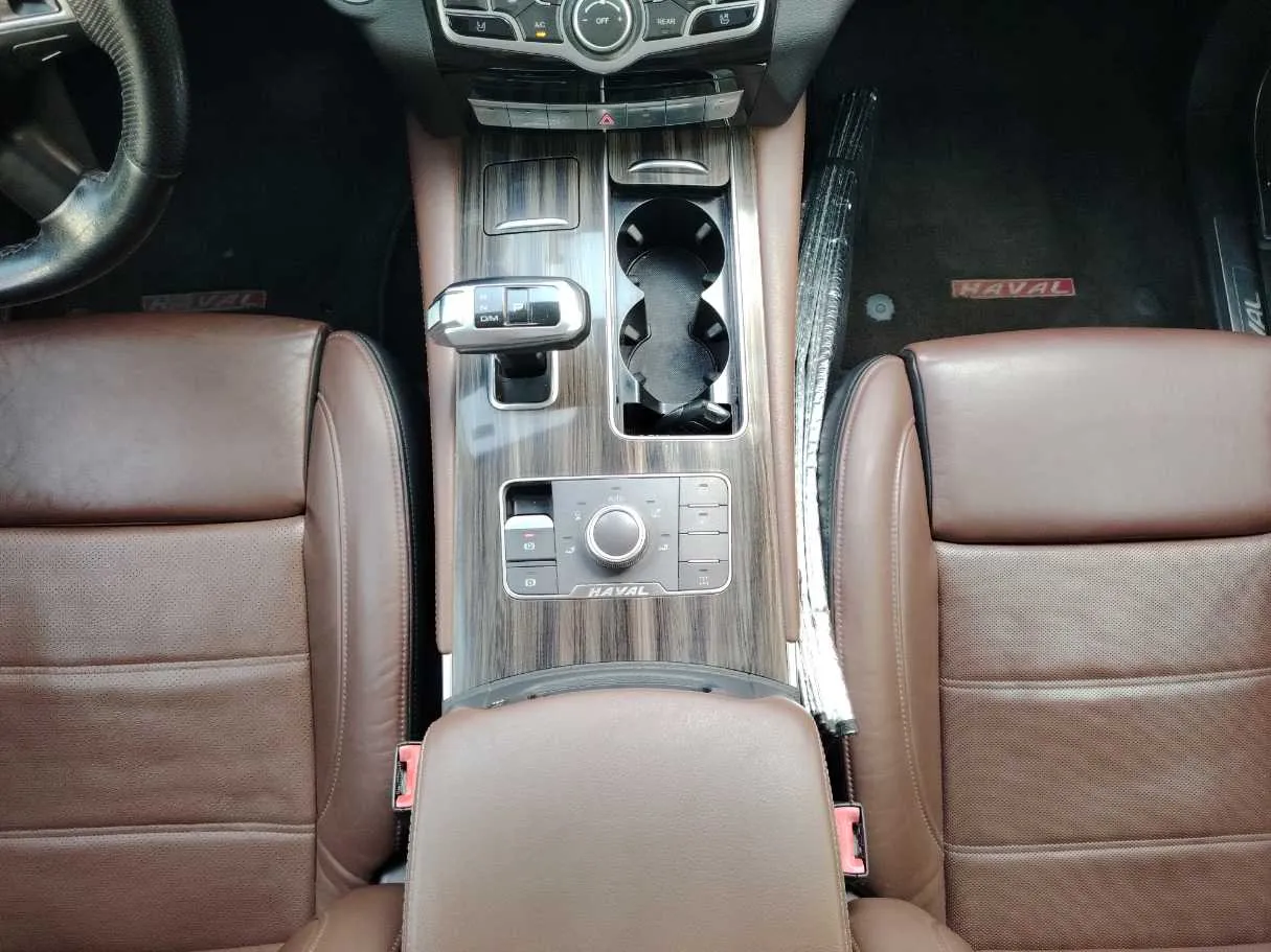 Car image 21