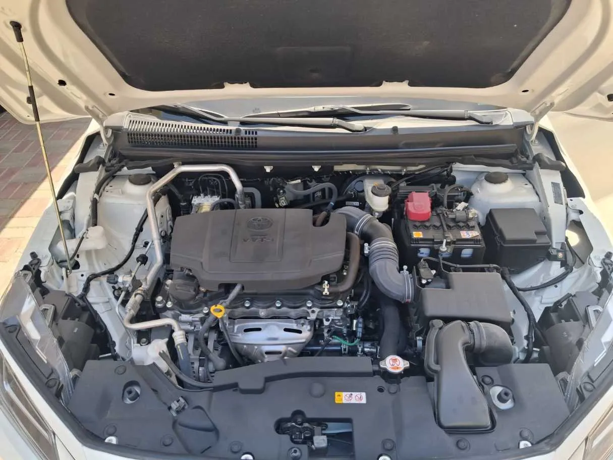 Car image 16
