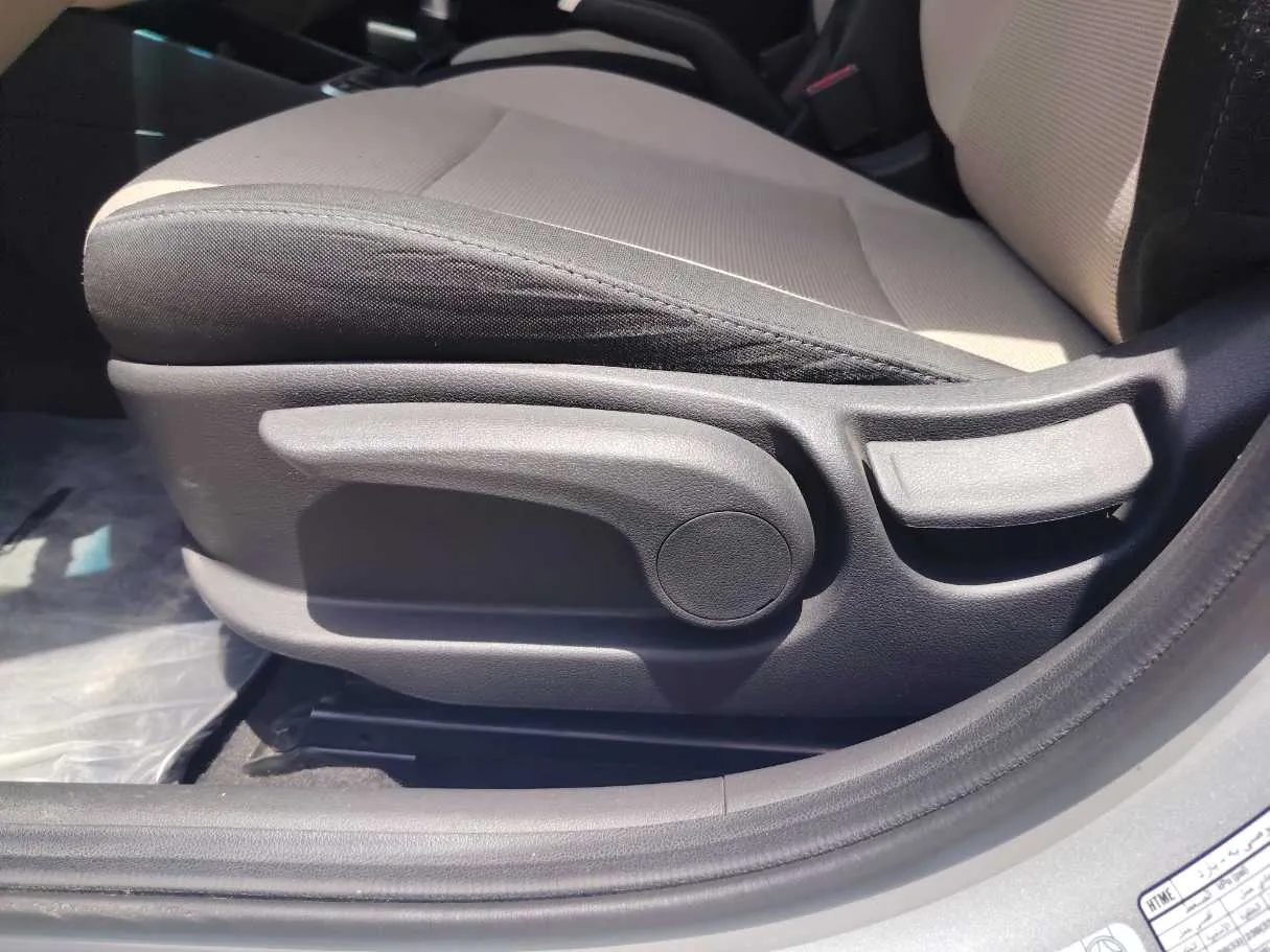 Car image 24