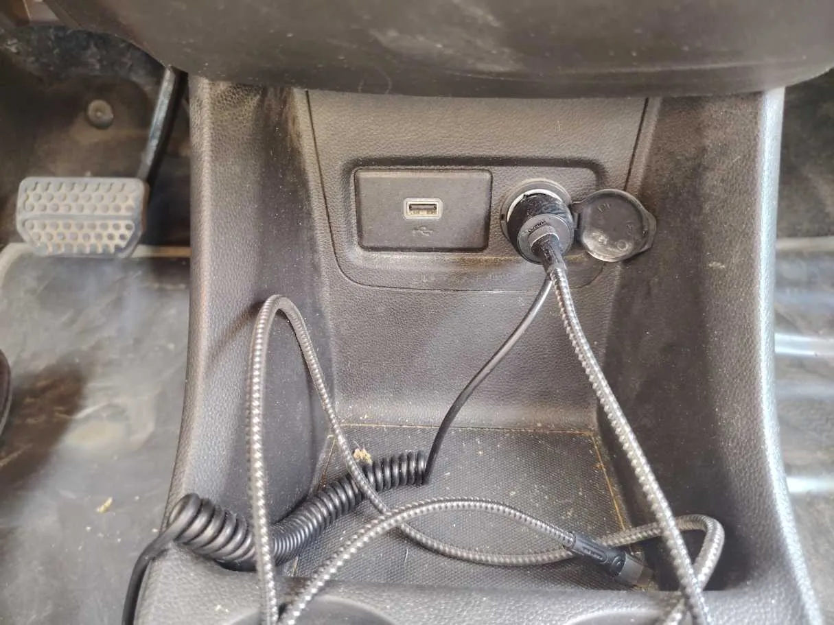 Car image 25