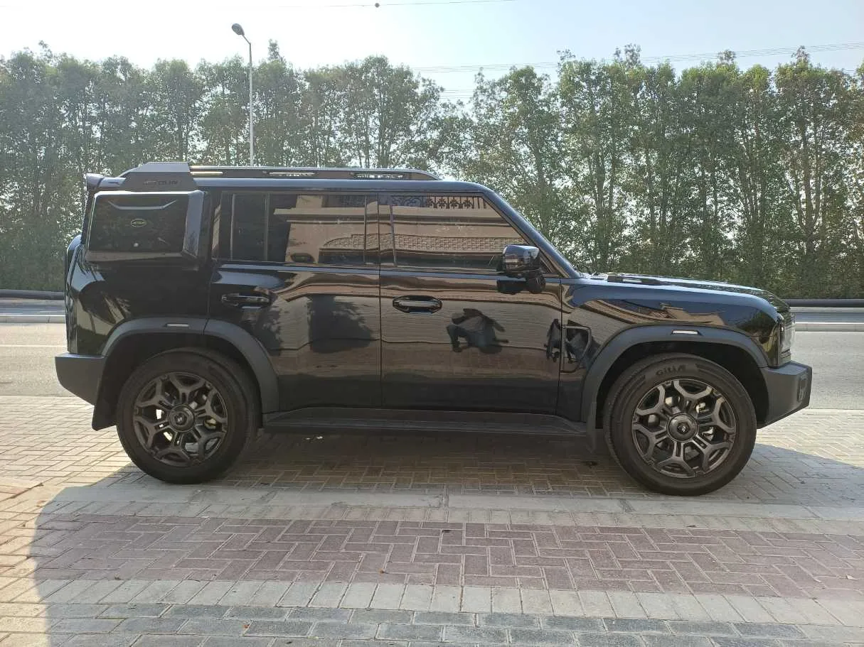 Car image 8