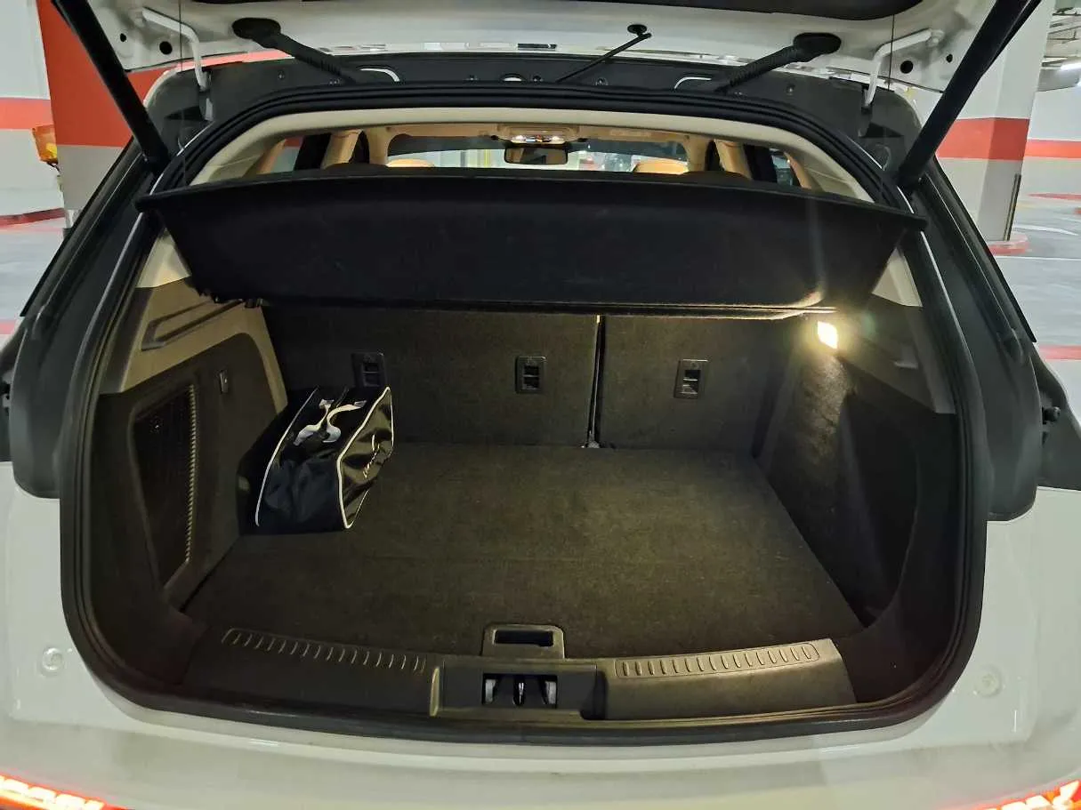 Car image 34