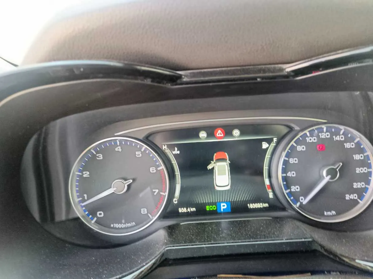 Car image 27