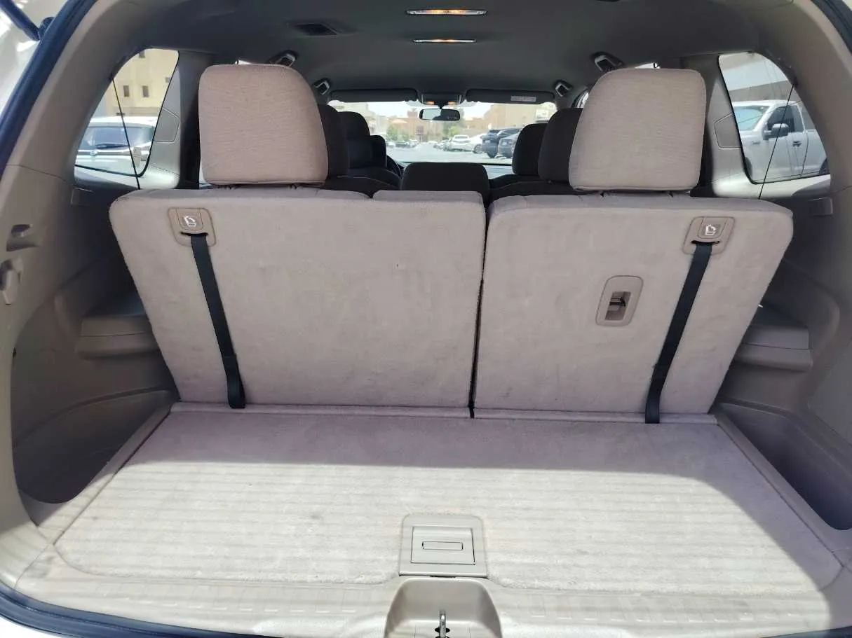 Car image 25