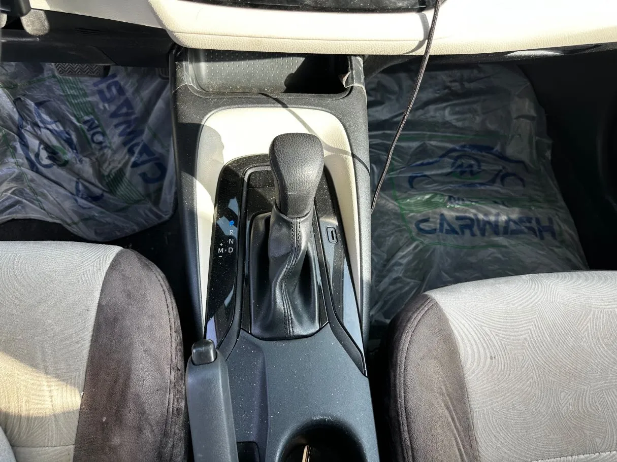 Car image 16