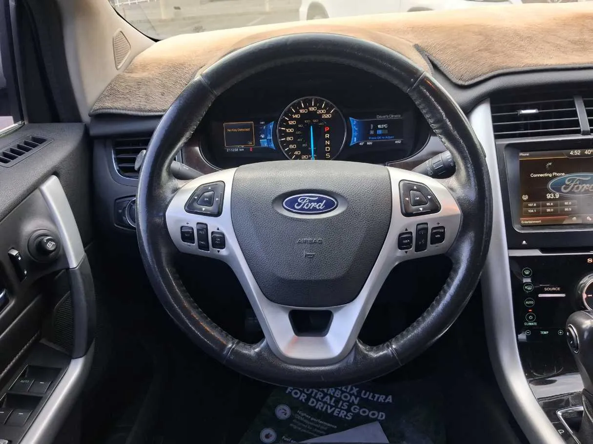 Car image 16