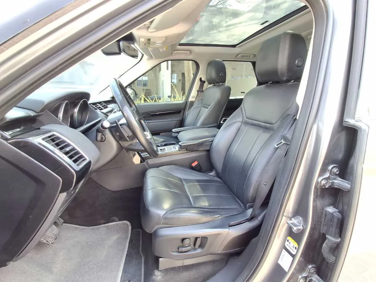 Car image 8