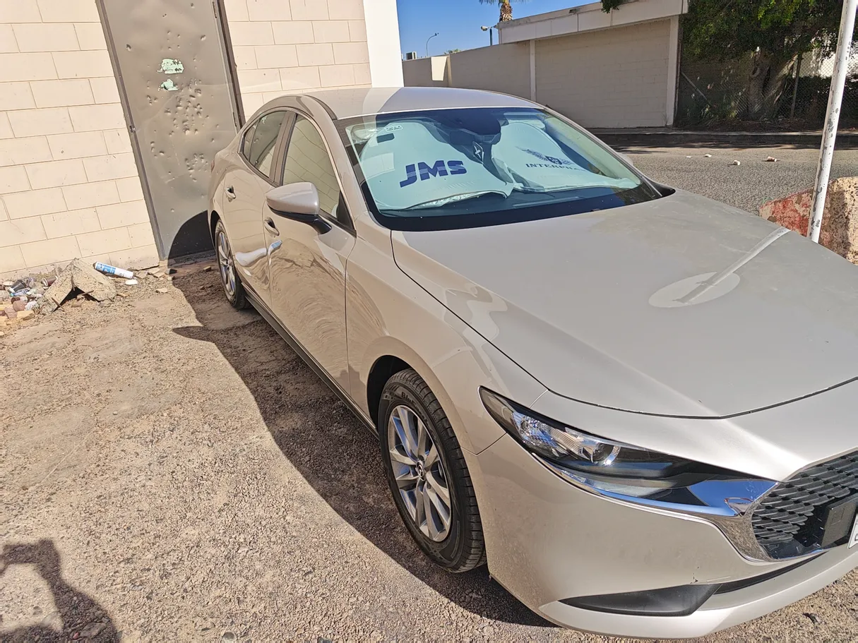 Car image 2