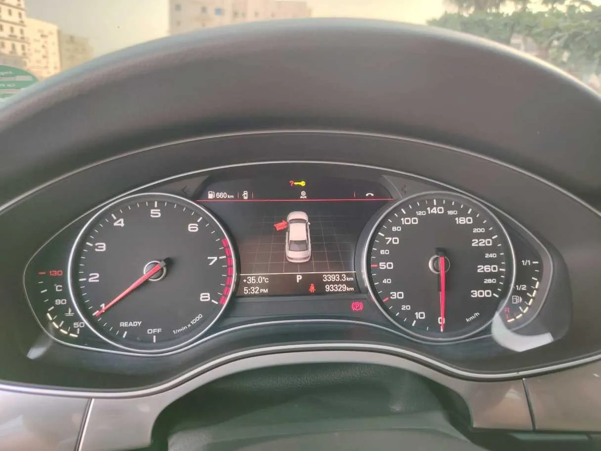 Car image 28
