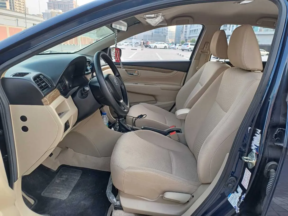Car image 12